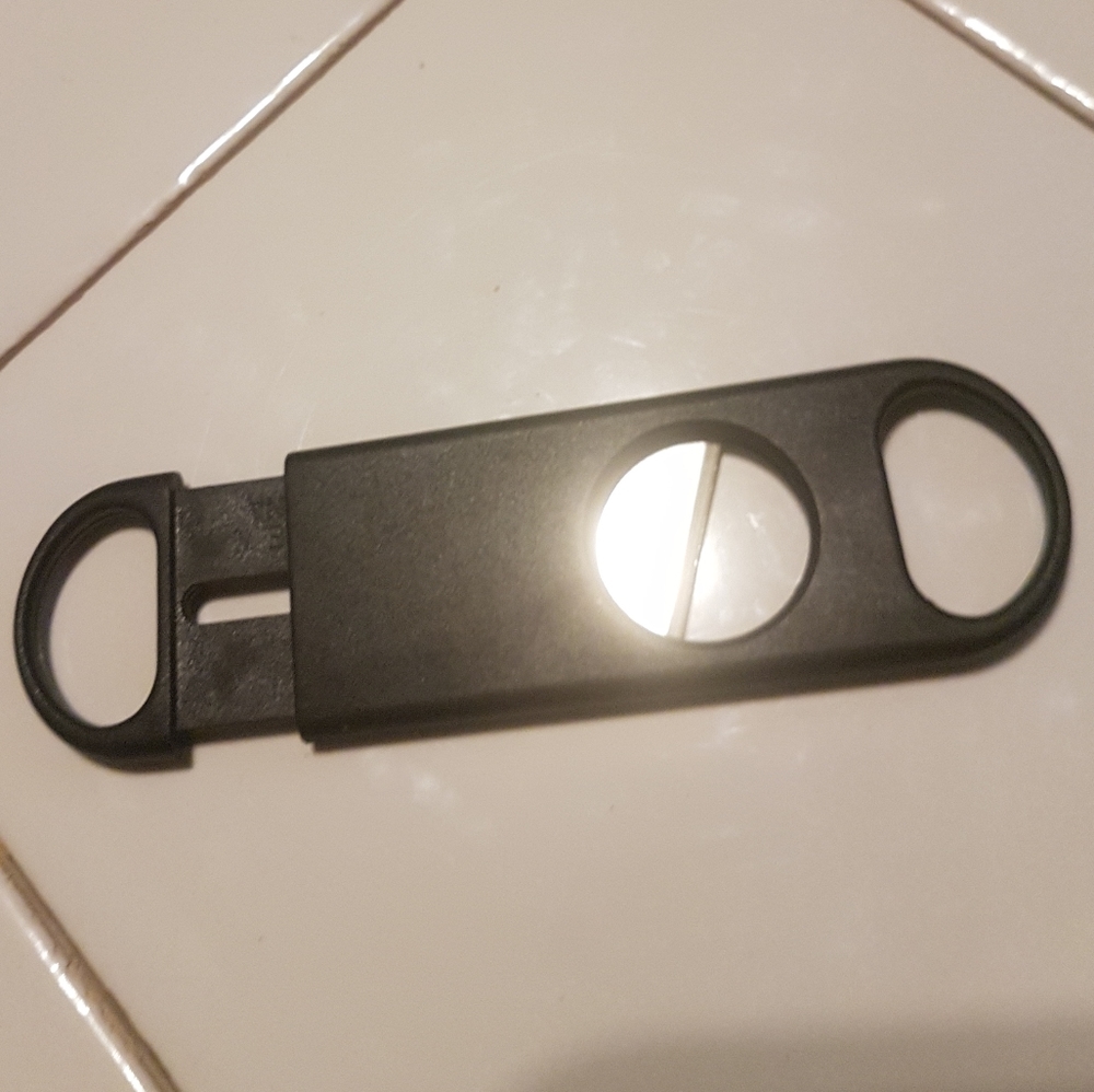 🚬 Cigar Cutter - Picture 2 of 4